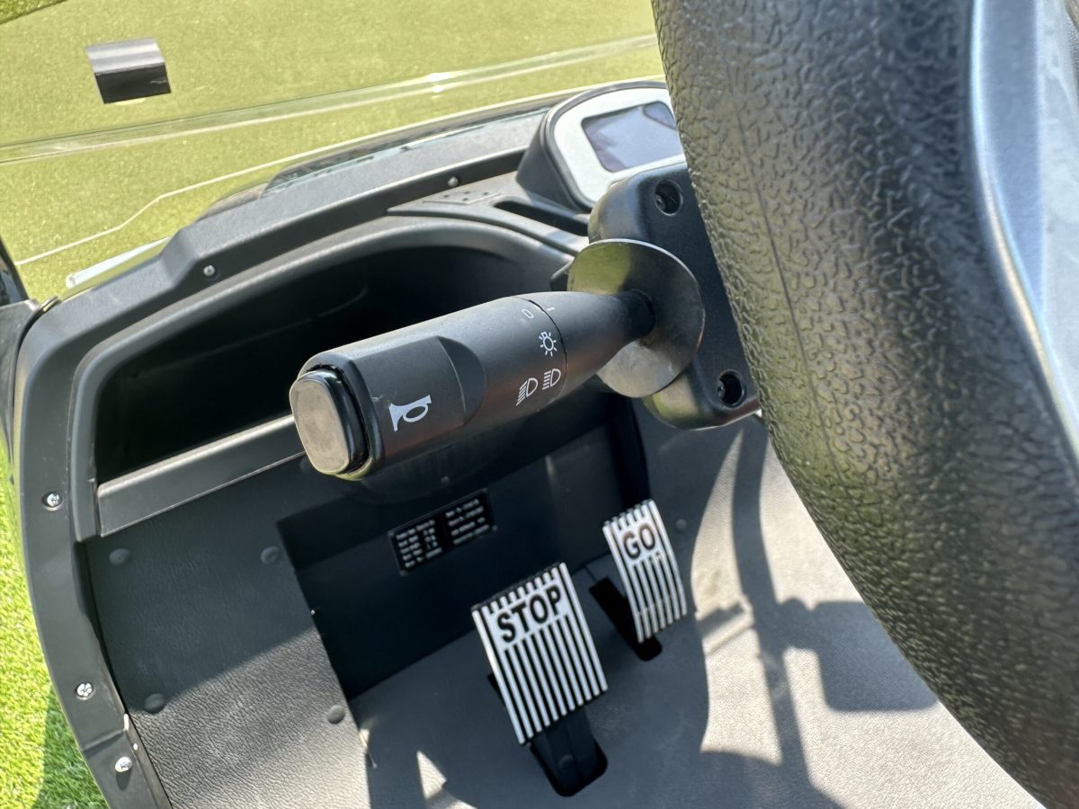 2023 ICON EV i20U - Carro de golf eléctrico utilitario 2 plazas con cama volquete - Hunter Green