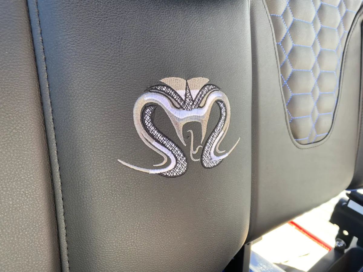 Venom EV Strike 4 - Carro de golf eléctrico premium de 4 pasajeros (52V 105Ah LiFePO4)